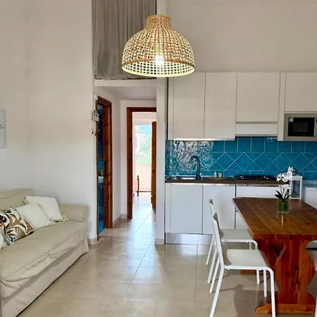 Casa Tra Il Mare E Il Centro Di San Teodoro *